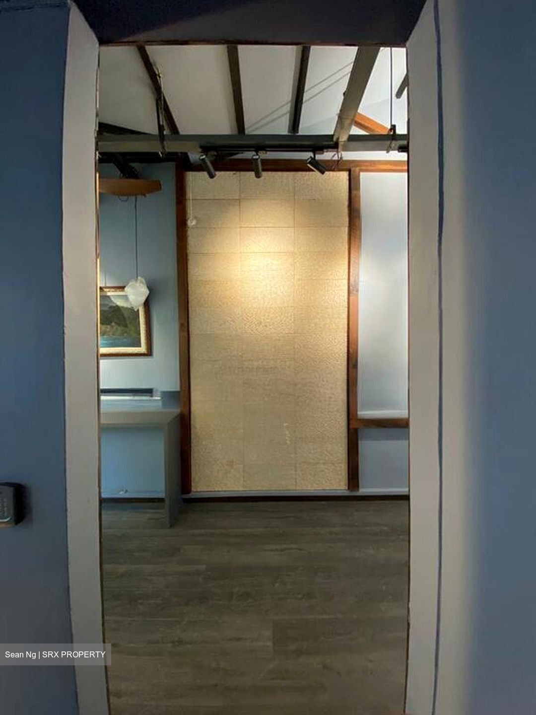 Victoria Theatre (D6), Office #504146091